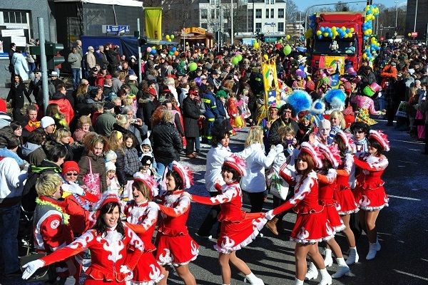 Zdj.jest obięte prawami autorskimi Karneval Lausitz 1990